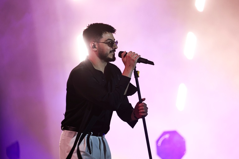 Semicenk ve Y�ld�z Tilbe, �stanbul Festivali�ni Mest Etti